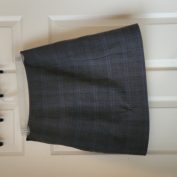 Aritzia Babaton Modern Check Skirt - Picture 6 of 9